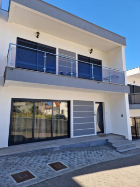 Delightful 2 bedroom Vacation home - D
